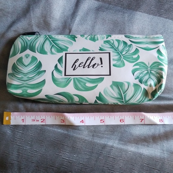 "HELLO" COSMETIC CASE/PENCIL CASE - Picture 6 of 7